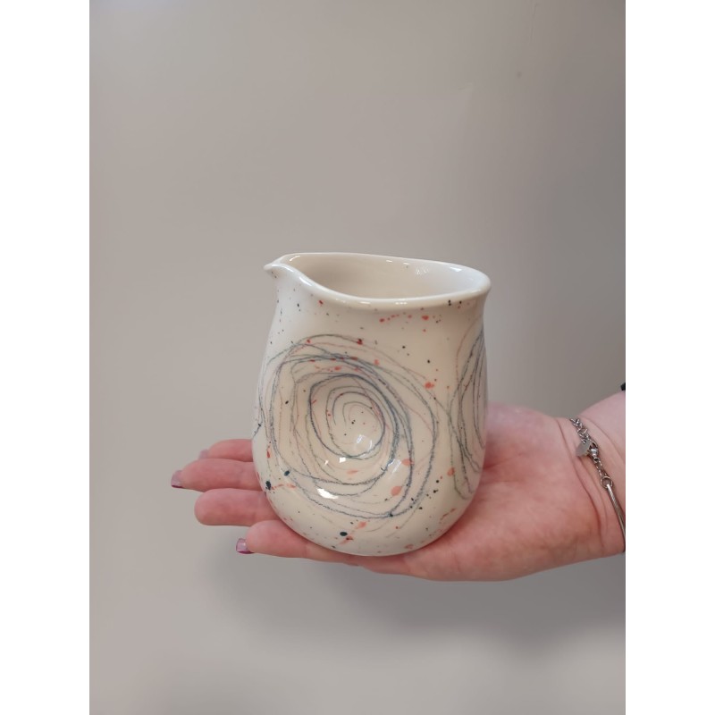 Bricchetto per il latte decorato a mano